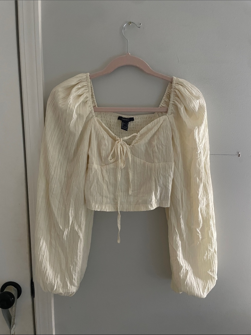 FOREVER 21 Cream Peasant Puff-Sleeve Crop Top